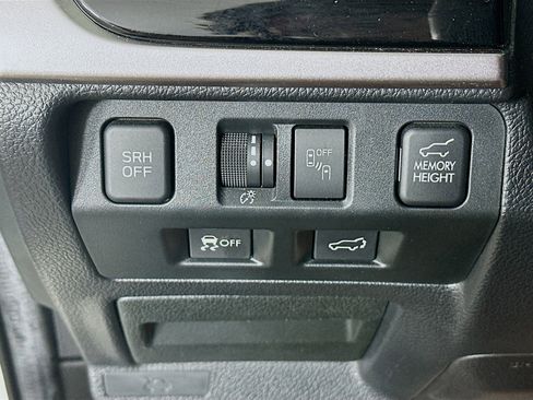 Used 2018 Subaru Forester 2.5i Touring image 17