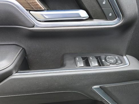 Used 2022 Chevrolet Silverado 1500 LT w/ Z71 Off-Road Package image 10