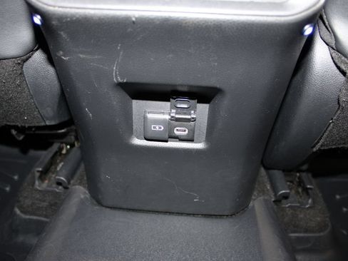 Used 2023 Toyota RAV4 XLE Premium FWD image 28
