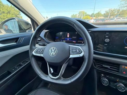 Used 2024 Volkswagen Taos SE FWD image 38