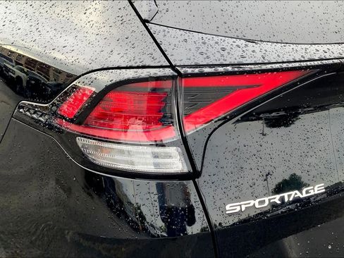Used 2024 Kia Sportage SX image 26