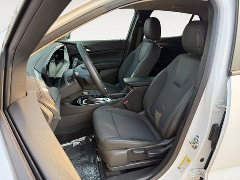 Used 2025 Buick Encore GX Preferred AWD/4WD image 29