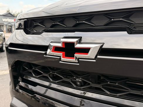 Used 2024 Chevrolet Colorado ZR2 w/ ZR2 Convenience Package III AWD/4WD image 10