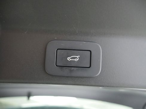 Used 2023 Jaguar F-PACE S AWD/4WD image 23