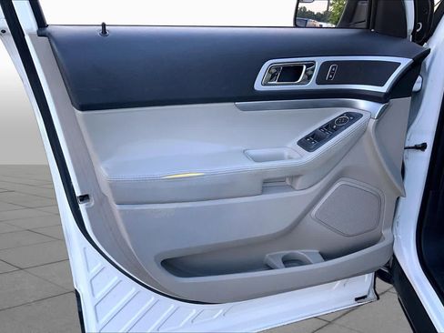 Used 2013 Ford Explorer XLT FWD image 20