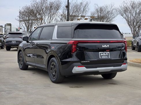 New 2026 Kia Carnival FWD image 3