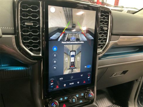 Used 2024 Ford Ranger Lariat w/ FX4 Off-Road Package image 32