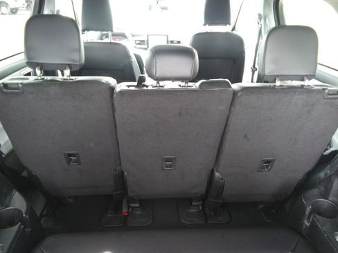 Used 2023 Ford Explorer XLT w/ XLT Sport Appearance Package image 10