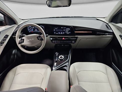 Used 2023 Kia Niro Wind w/ Wind Preserve Package FWD image 18