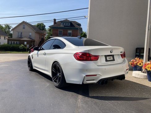 Used 2018 BMW M4 Coupe w/ Executive Package RWD image 4