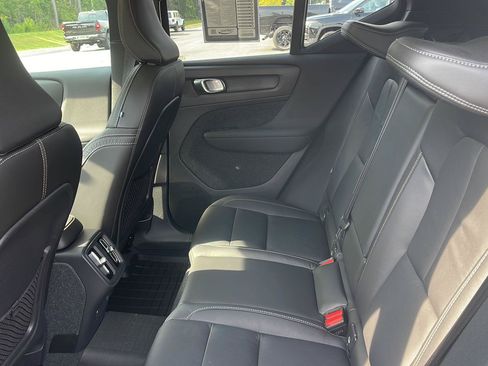 Used 2023 Volvo XC40 B5 Ultimate w/ Protection Package Premier AWD/4WD image 32