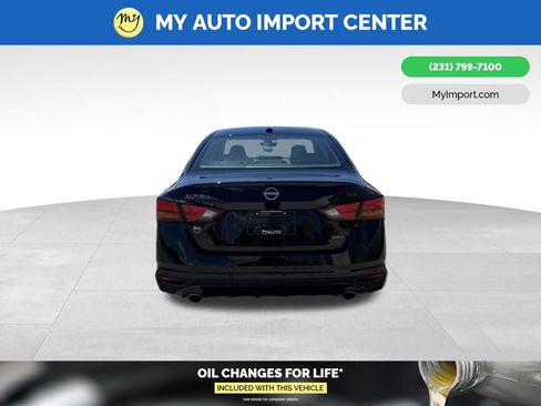 Used 2024 Nissan Altima 2.5 SR w/ SR Premium Package AWD/4WD image 6