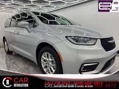 Used 2022 Chrysler Pacifica Touring-L