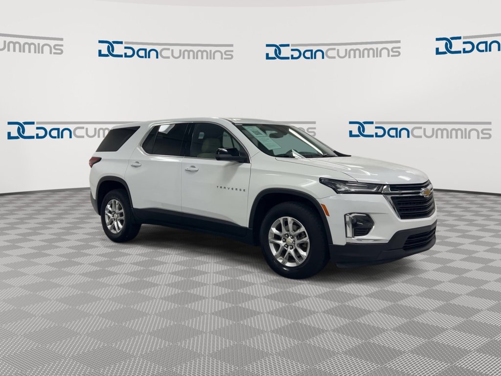 Used 2023 Chevrolet Traverse LS FWD image 2