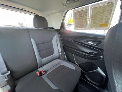 Used 2025 Chevrolet TrailBlazer LT FWD image 38