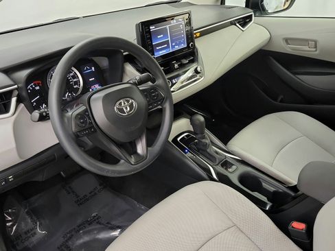 Used 2022 Toyota Corolla LE FWD image 16