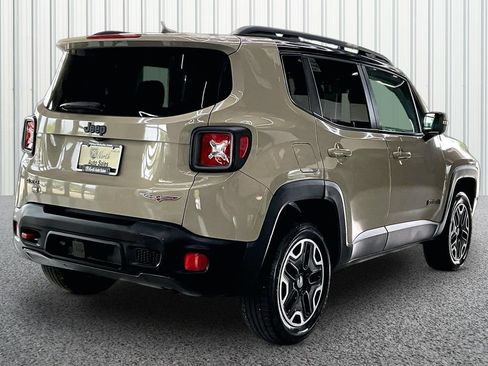 Used 2016 Jeep Renegade Trailhawk AWD/4WD image 6