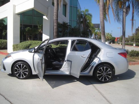 Used 2017 Toyota Corolla SE FWD image 19