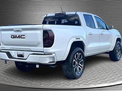 Used 2024 GMC Canyon AT4 w/ Canyon Safety Plus Package image 6