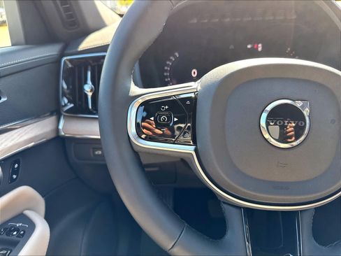 New 2026 Volvo XC90 B5 Core AWD/4WD image 17