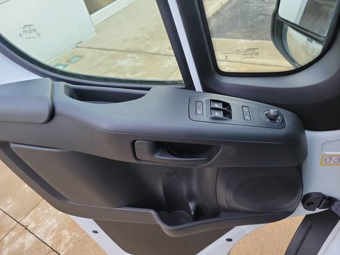 Used 2025 RAM ProMaster 2500 w/ Convenience Group image 7