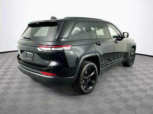 Certified 2025 Jeep Grand Cherokee Limited w/ Luxury Tech Group II AWD/4WD image 12