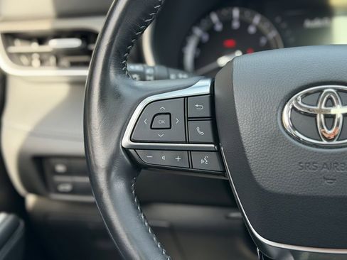 Used 2020 Toyota Highlander XLE image 46