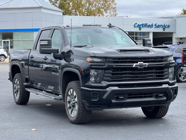 Used 2024 Chevrolet Silverado 2500 Custom w/ Custom Value Package AWD/4WD image 16