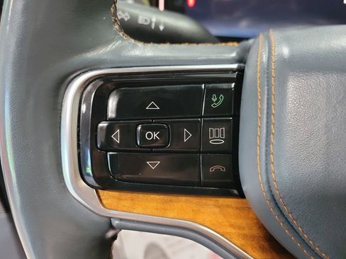 Used 2022 Jeep Grand Wagoneer Series II w/ Convenience Group III image 32