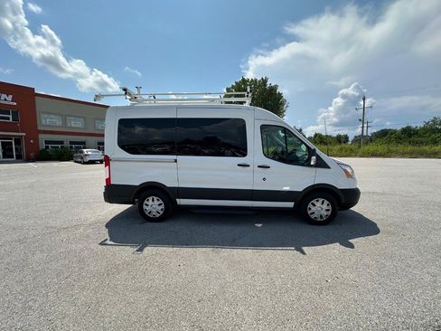 Used 2018 Ford Transit 150 XLT image 4