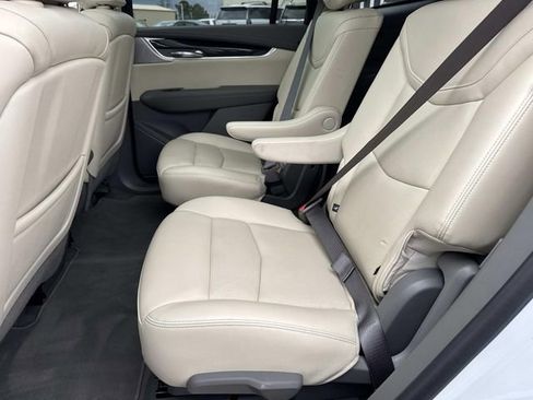Used 2025 Cadillac XT6 Premium Luxury AWD/4WD image 15
