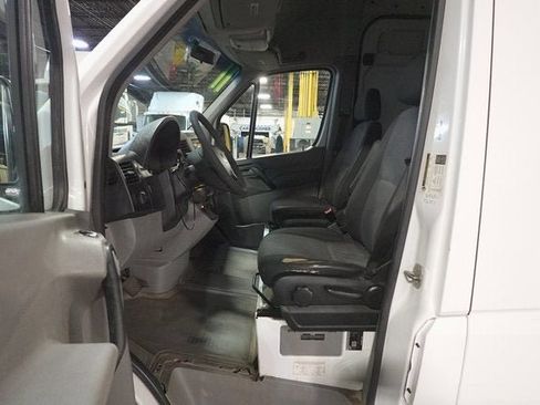 Used 2011 Freightliner Sprinter 2500 image 8