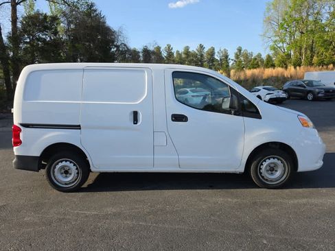 Used 2020 Nissan NV200 S FWD image 2