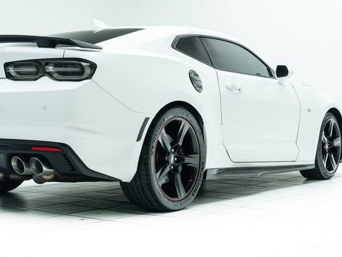 Used 2019 Chevrolet Camaro SS RWD image 13