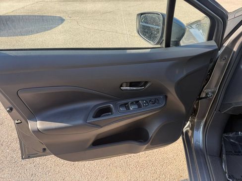 Used 2025 Nissan Versa SV FWD image 18