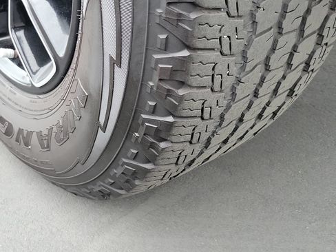 Used 2018 Jeep Wrangler Unlimited Sahara AWD/4WD image 30