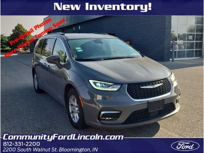 Used 2022 Chrysler Pacifica Touring-L