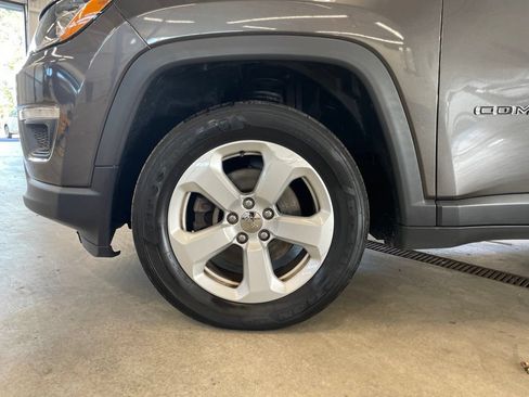 Used 2018 Jeep Compass Latitude w/ Popular Equipment Group AWD/4WD image 27