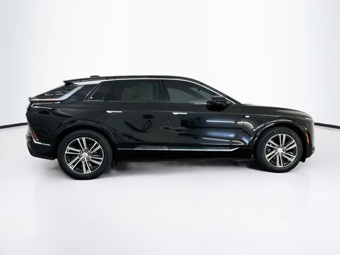 Used 2024 Cadillac Lyriq Luxury w/ LPO, Floor Liner Package AWD/4WD image 10