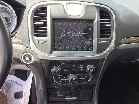 Used 2017 Chrysler 300 C w/ Safetytec Plus Group RWD image 17