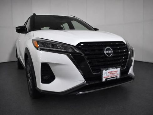 Used 2024 Nissan Kicks SR FWD image 3