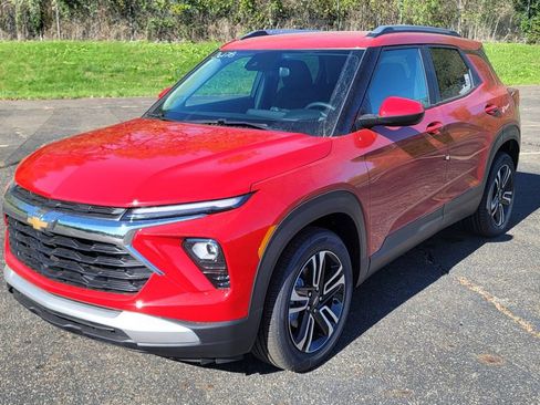 New 2026 Chevrolet TrailBlazer LT w/ LT Cold Weather Package FWD image 5