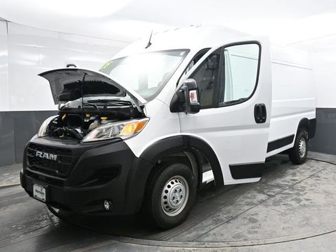 Used 2025 RAM ProMaster 2500 w/ Convenience Group image 37