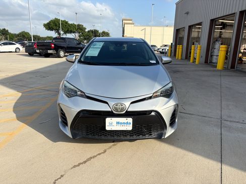 Used 2017 Toyota Corolla SE FWD image 3