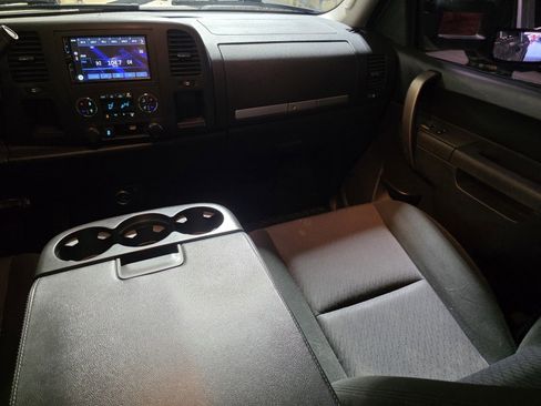 Used 2014 Chevrolet Silverado 2500 LT w/ Interior Plus Package image 13