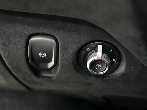 Used 2026 McLaren 750S Spider RWD image 23