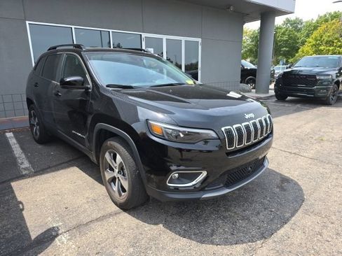 Used 2022 Jeep Cherokee Limited AWD/4WD image 3