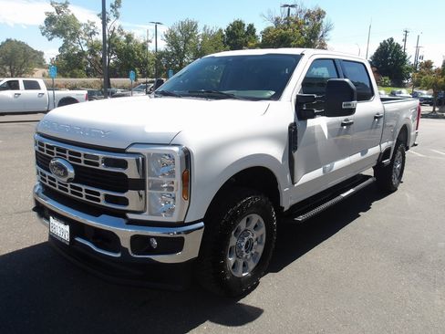 Used 2024 Ford F250 XLT image 4