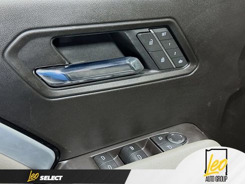 Used 2025 Chevrolet Colorado ZR2 w/ Technology Package AWD/4WD image 21