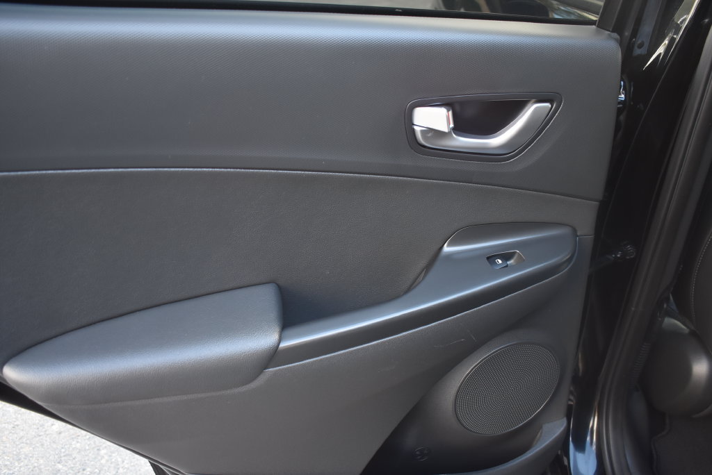 Certified 2023 Hyundai Kona Limited FWD image 18